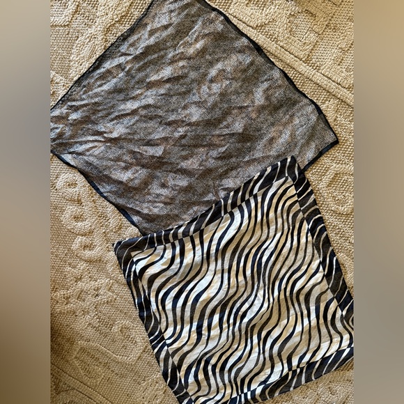 Pair of two 21x21 100% silk scarves handmade animal print - Picture 1 of 17